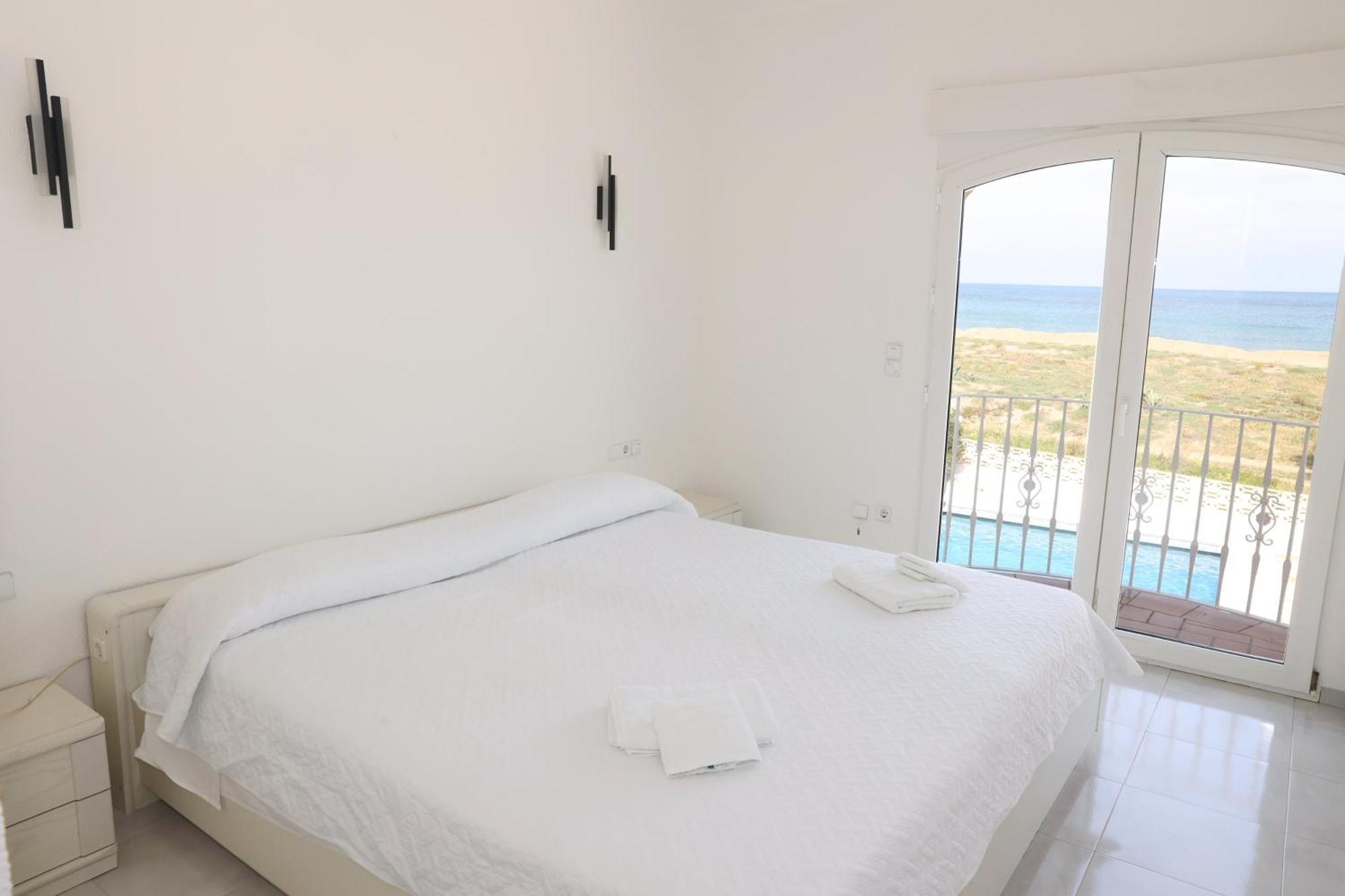 Chalet En La Playa Con Piscina Privada - Holavivienda Inmobiliaria Дения Экстерьер фото